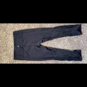 Size 4 Lululemon cropped leggings